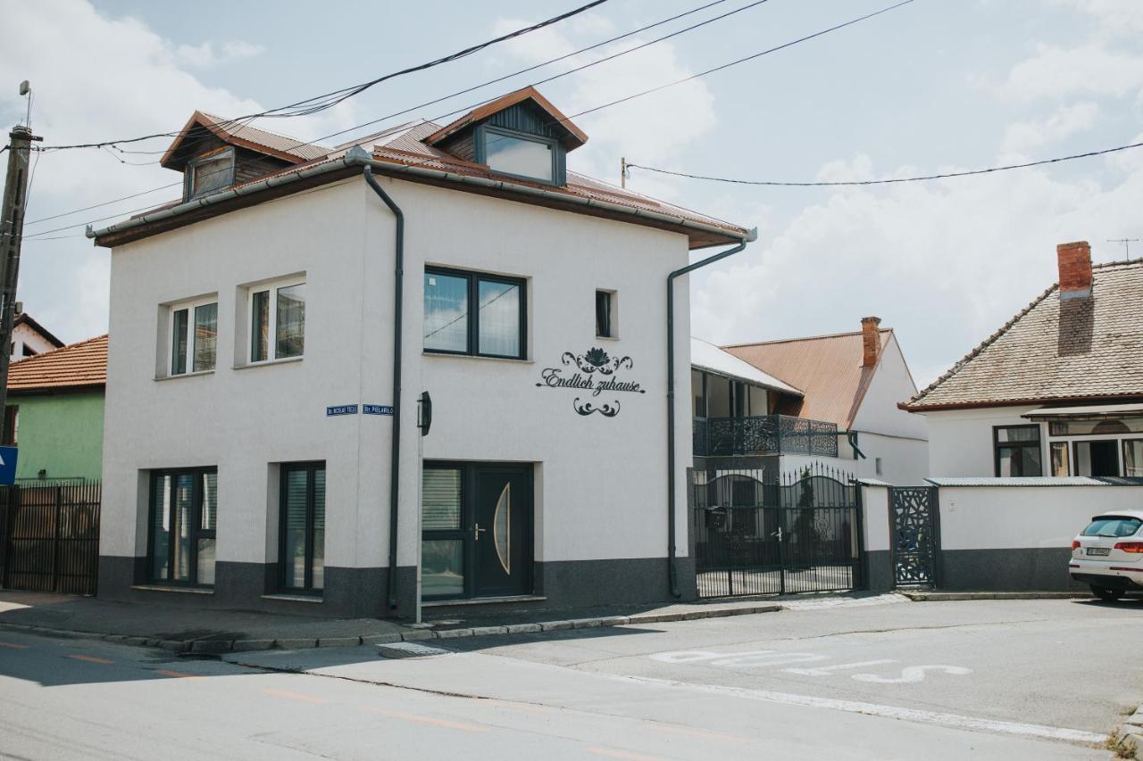 Отель Endlich Zuhause Сибиу Экстерьер фото